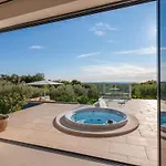 Christall By Interhome Kaštelir