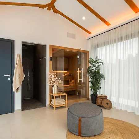 Christall By Interhome فيلة Kaštelir