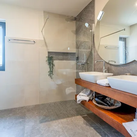 فيلة Christall By Interhome *