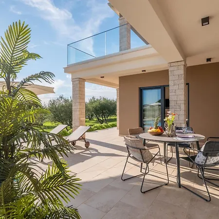 Christall By Interhome Kaštelir