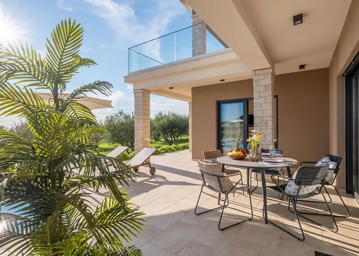 Christall By Interhome Kastelir